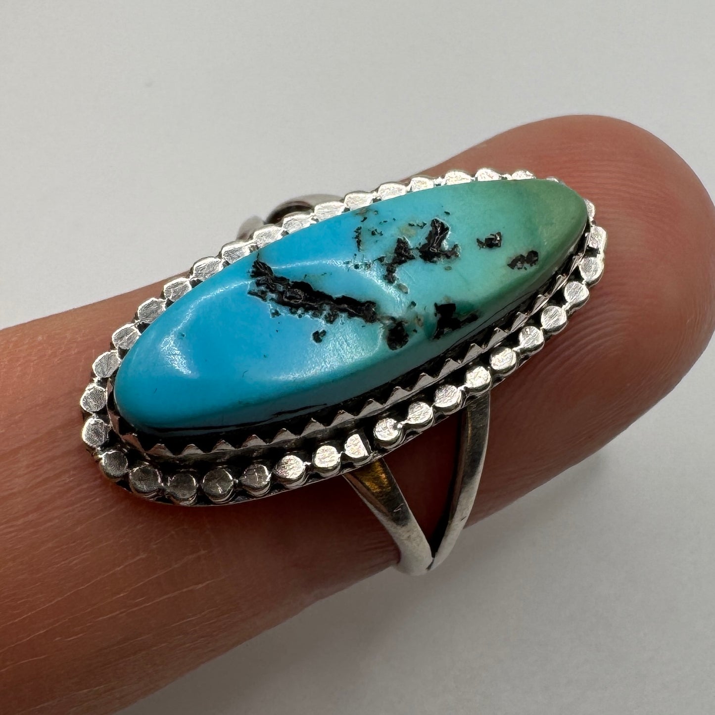 Jolie Bague en argent et pierre turquoise
