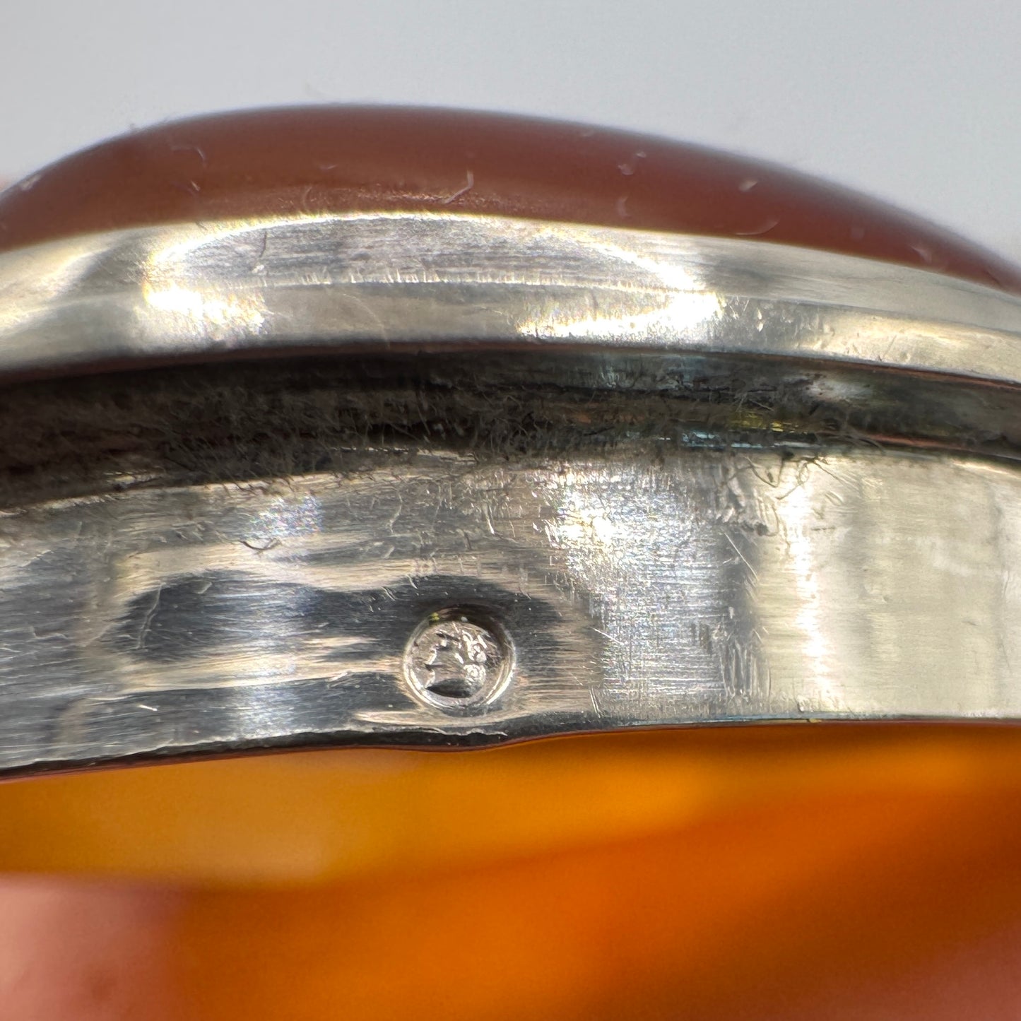 Superbe boîte pilulier en argent et ambre résine