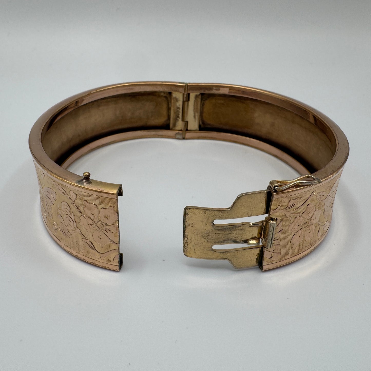 Bracelet ancien plaqué or Art Nouveau - décor au papillons