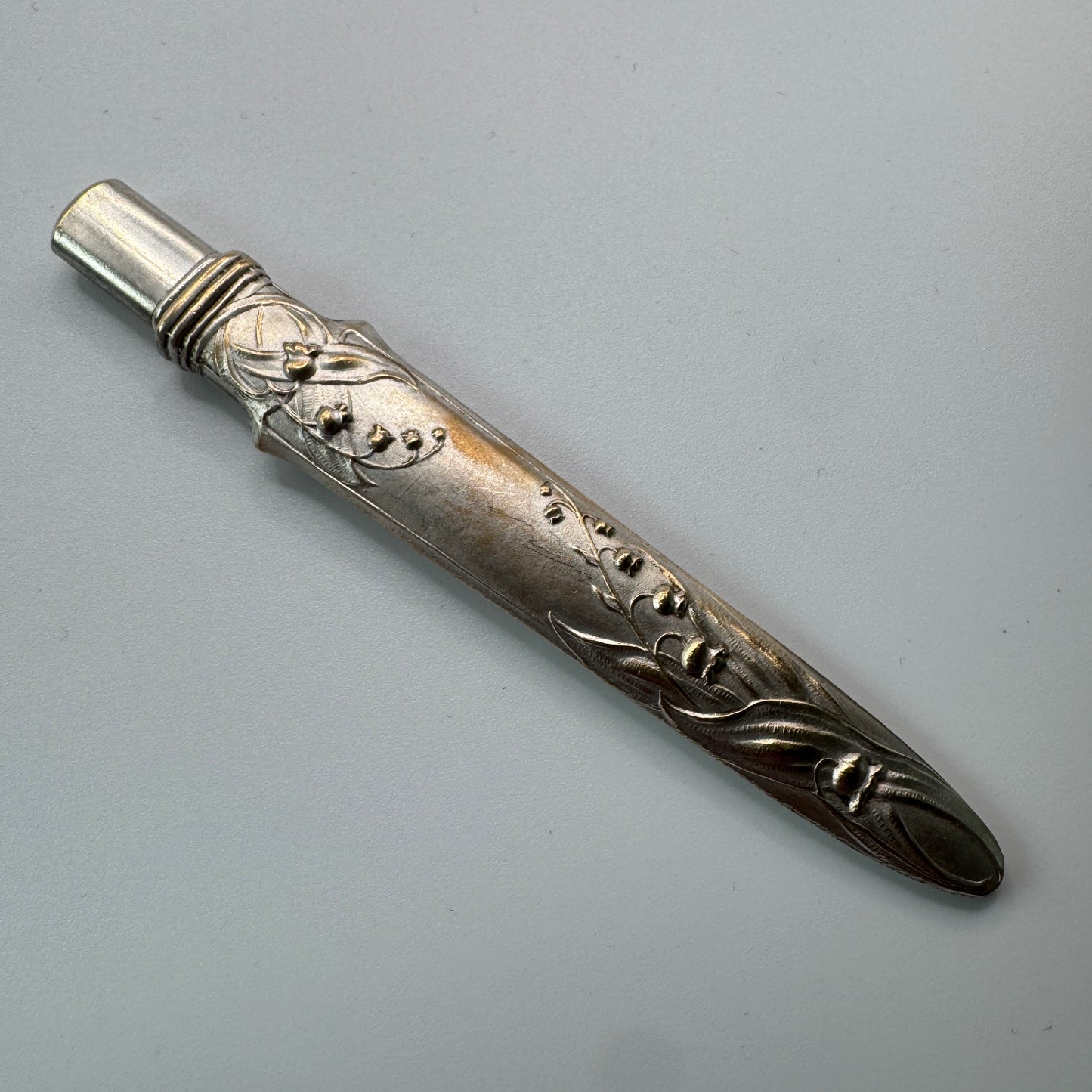 Porte crayon ancien Art Nouveau - décor muguet