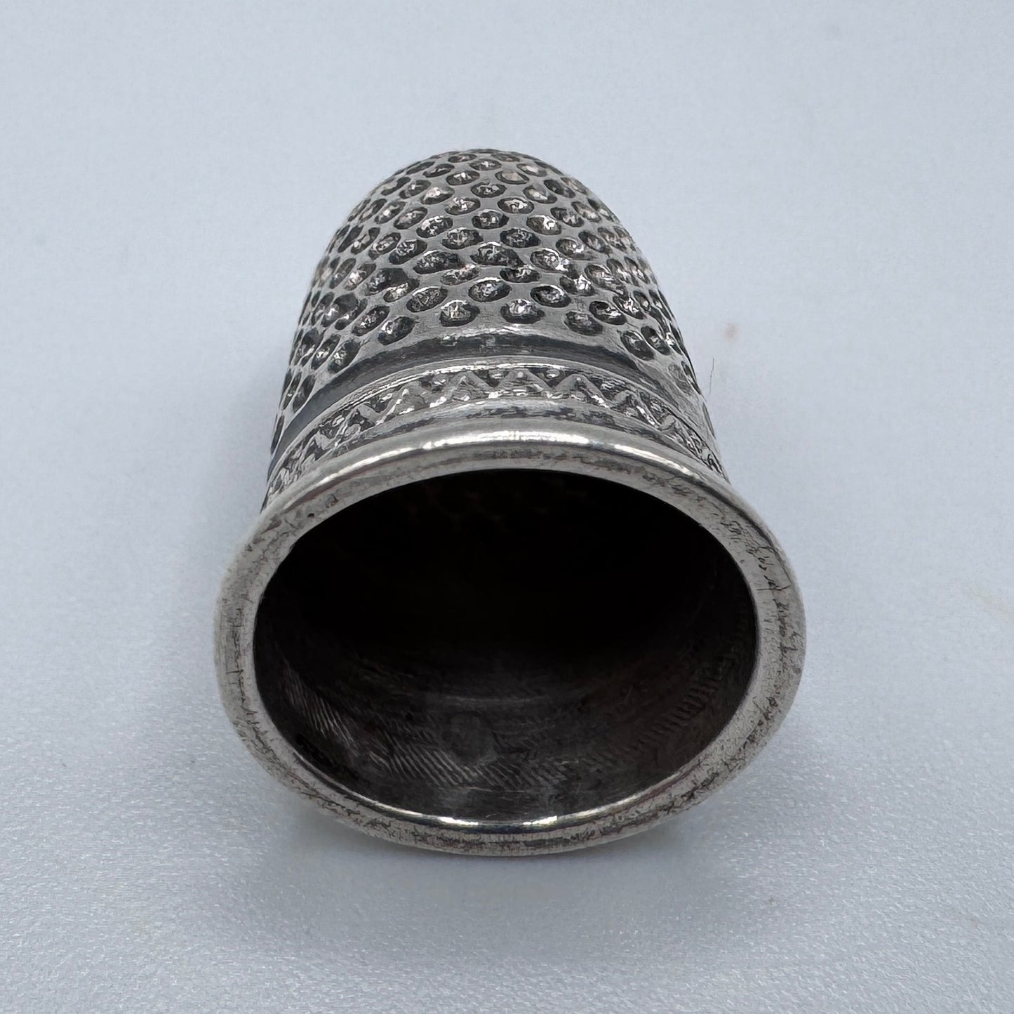 Petit Dé à coudre ancien en argent