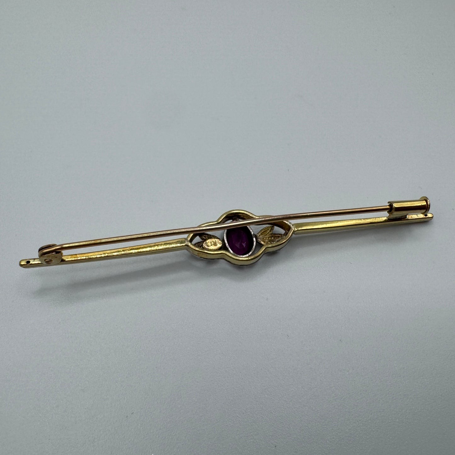 Broche ancienne barrette - plaqué or et pierre violette
