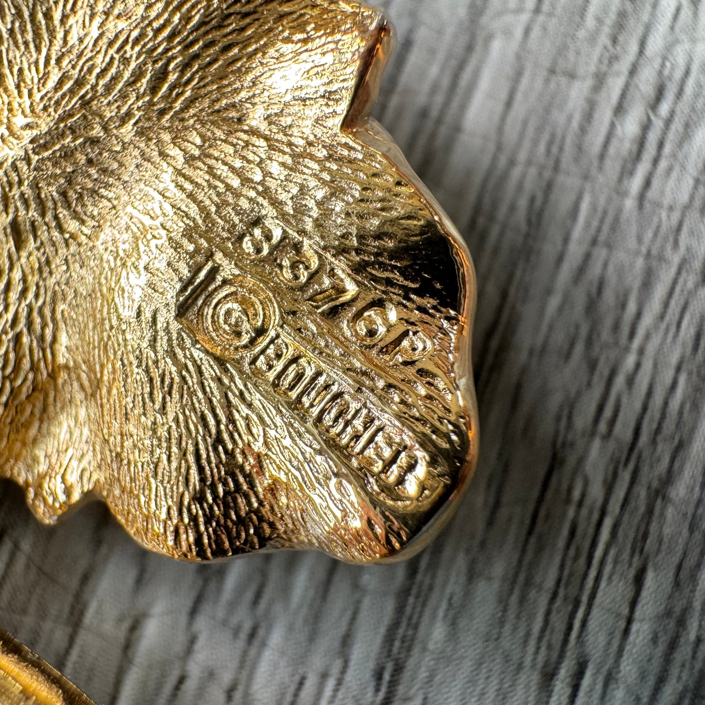 Broche créateur Vintage Boucher - métal doré et perle