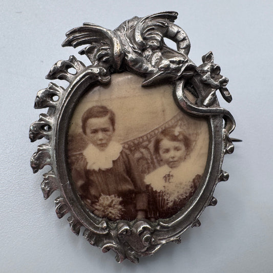 Broche ancienne vers 1900 « porte photo »