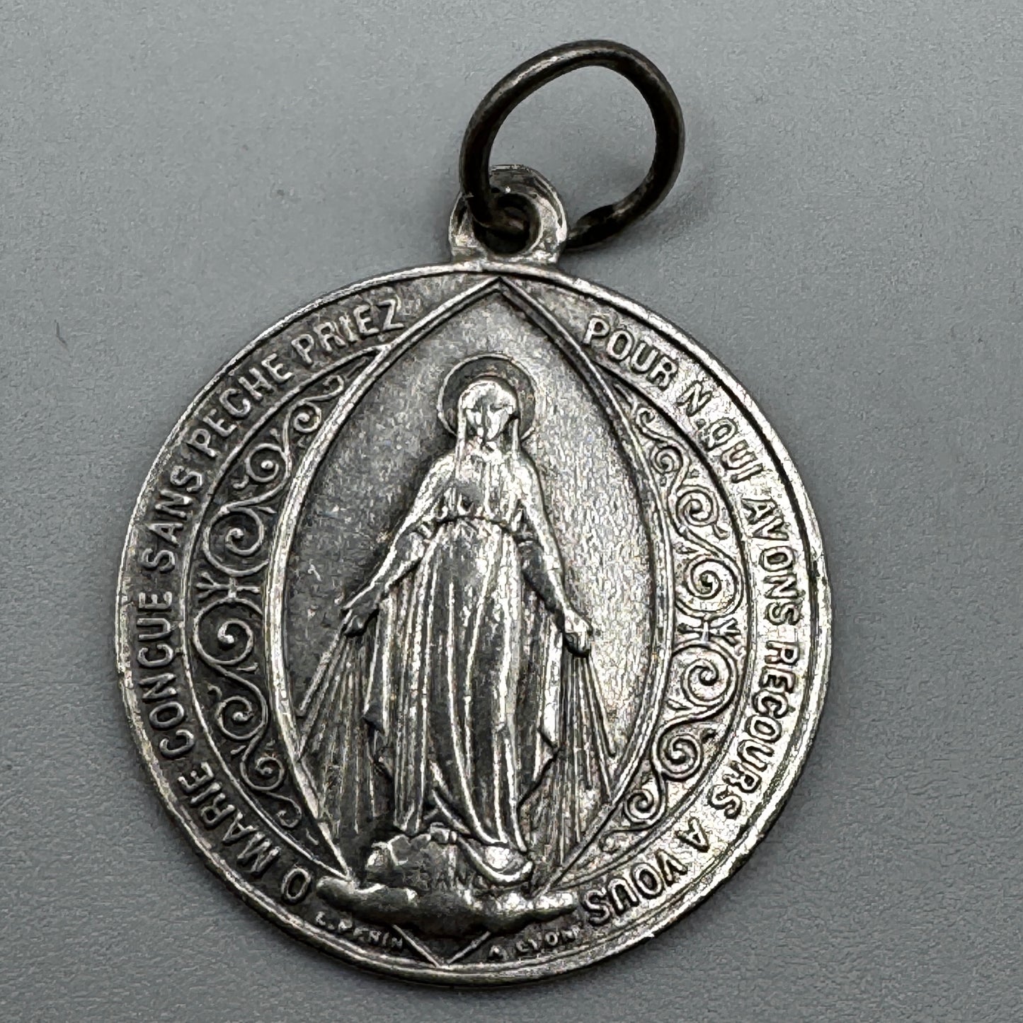 Medaille religieuse ancienne en argent « sainte Vierge » par Penin
