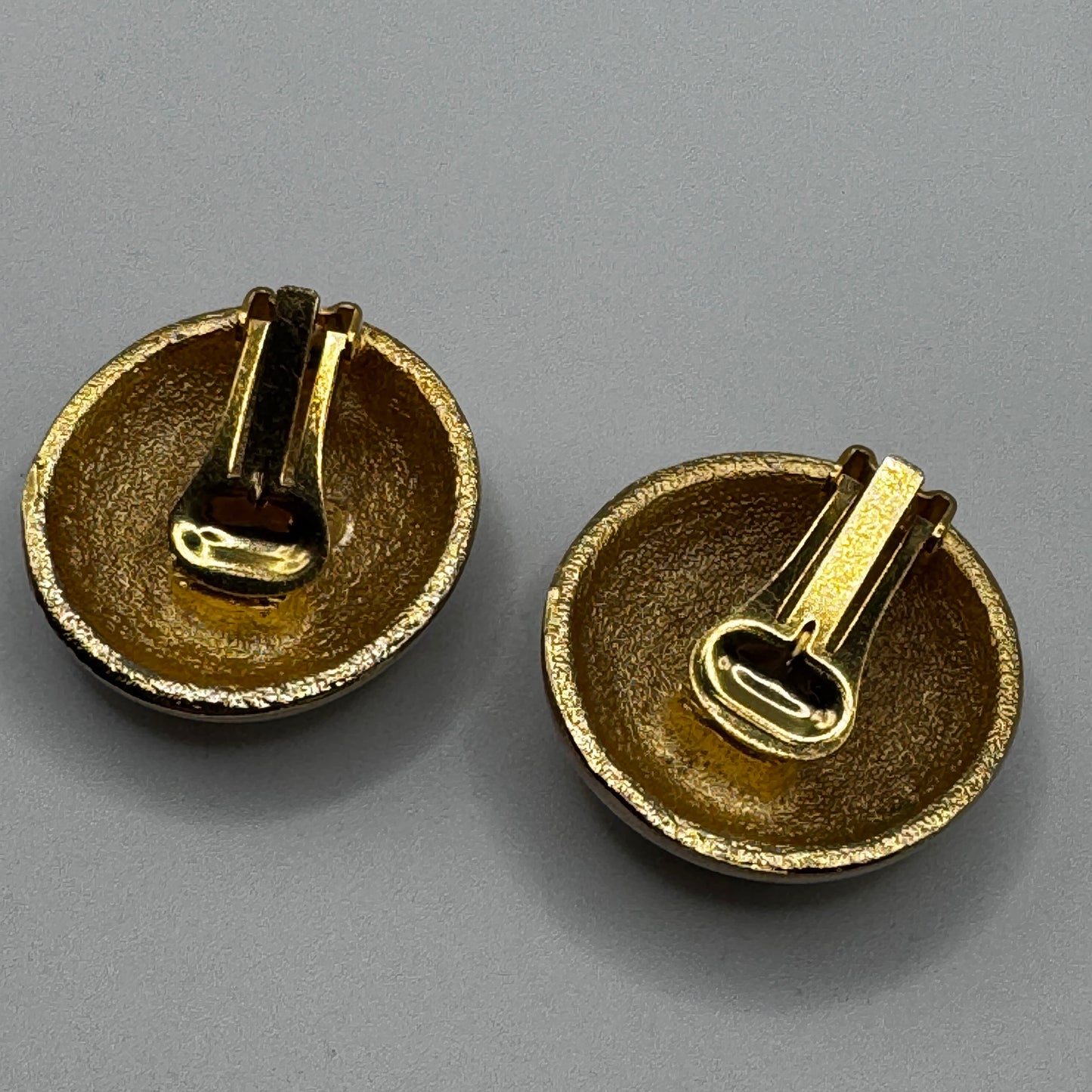 Clips d’oreilles Vintage créateur ORENA - métal doré