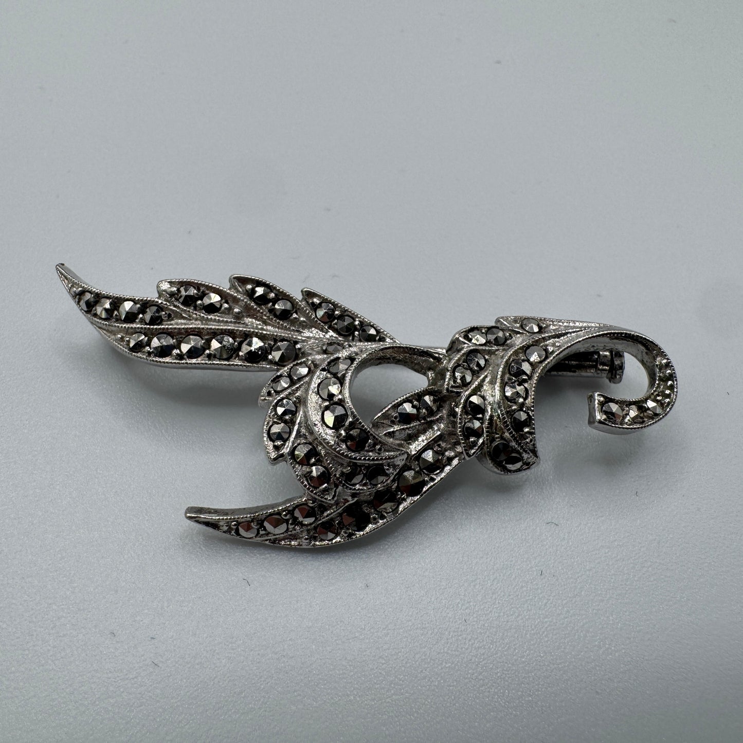 Broche ancienne en argent et marcassites - « feuillage »