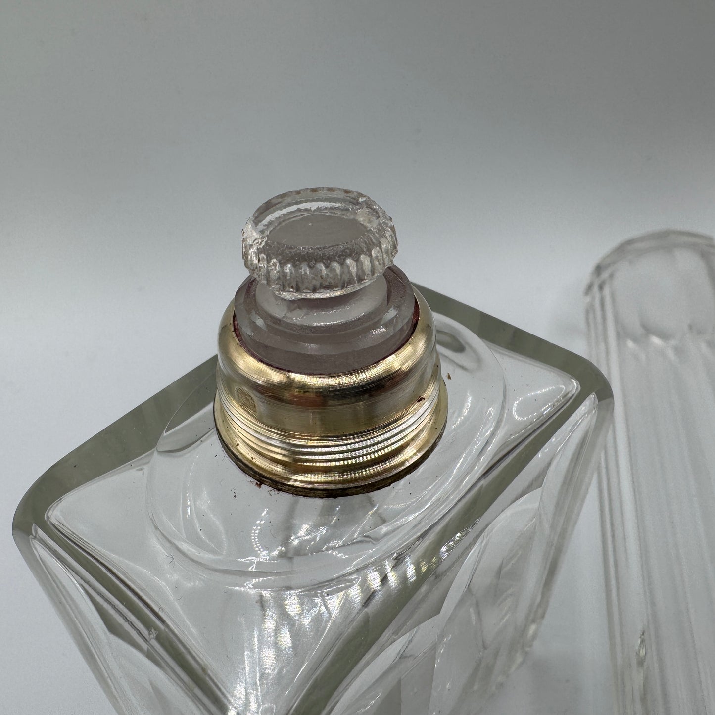 Flacons anciens de toilette en cristal et argent massif