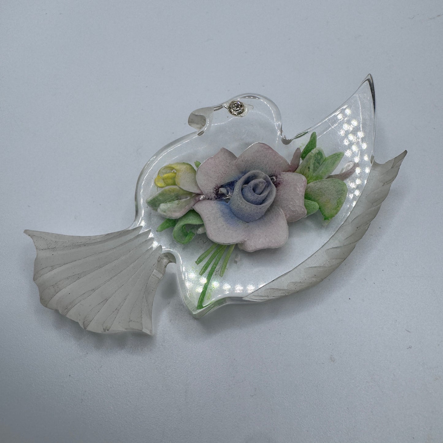 Broche vintage « colombe » - lucite