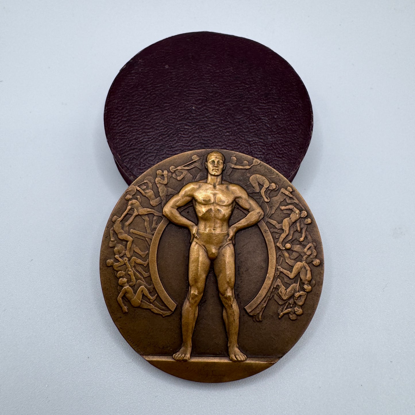 Médaille art deco en bronze « prix athlétique offert pas SAINT RAPHAËL QUINQUINA »