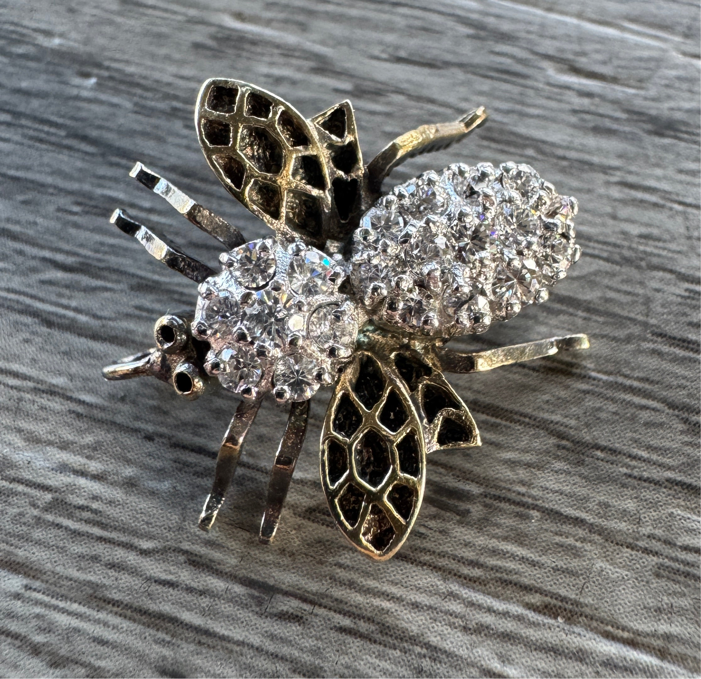 Broche « mouche » argent massif et verroterie