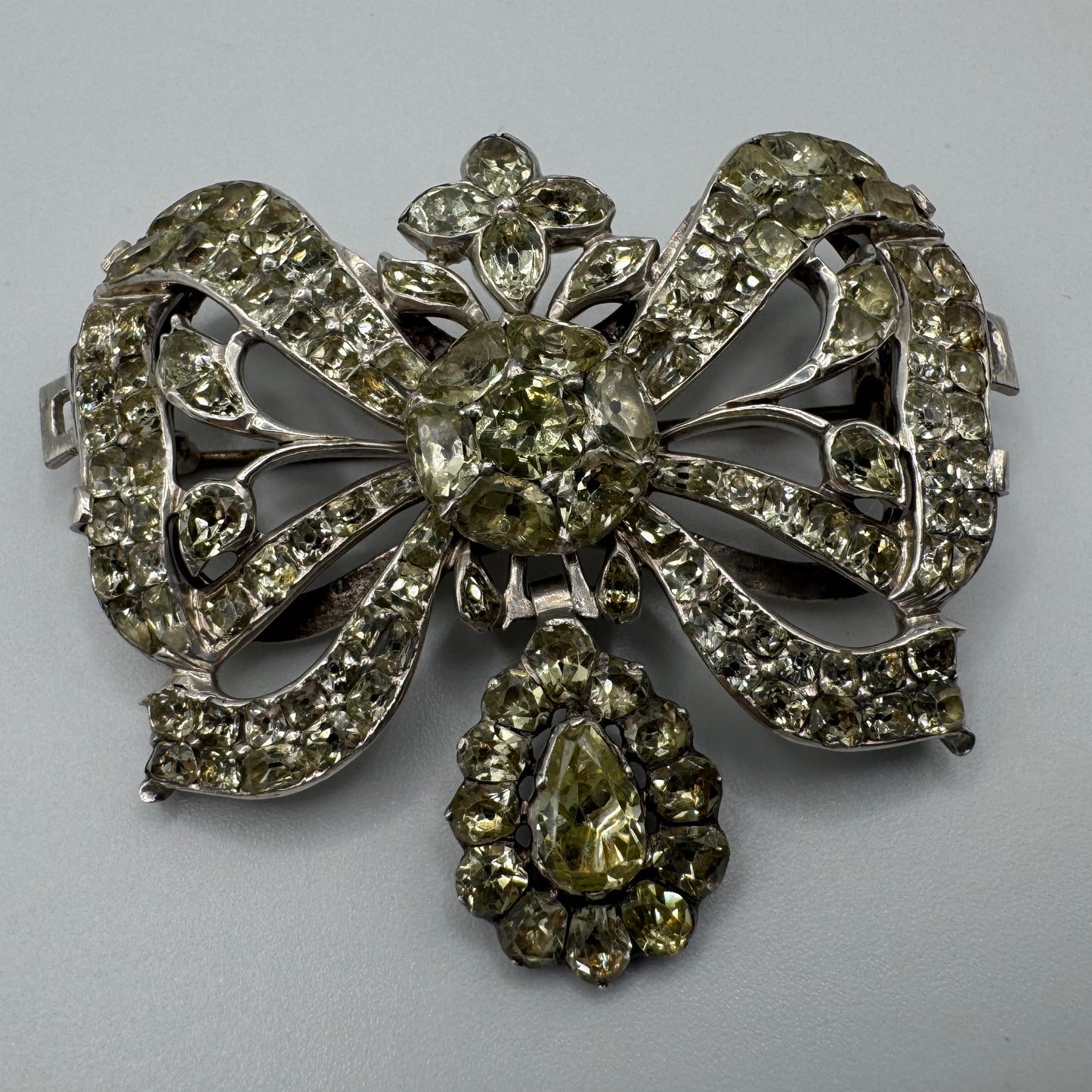 Rare grande Broche XIXe - Epoque Victorienne- Argent massif - Pierres taillées