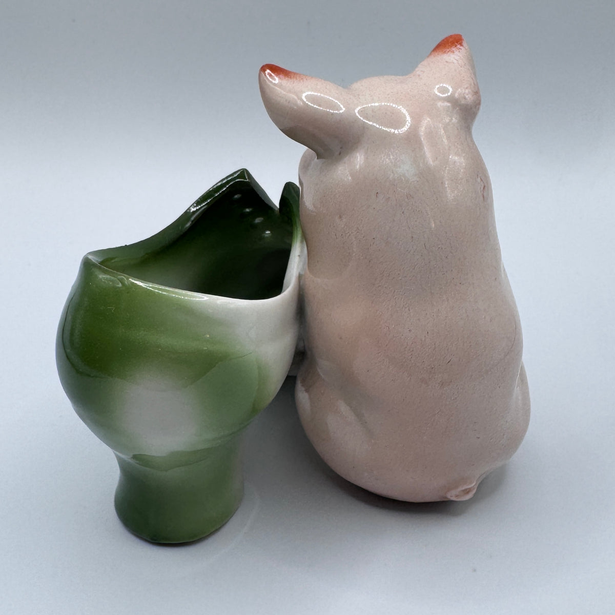 Superbe vide poche XIXe « cochon au soulier » en Porcelaine polychrome