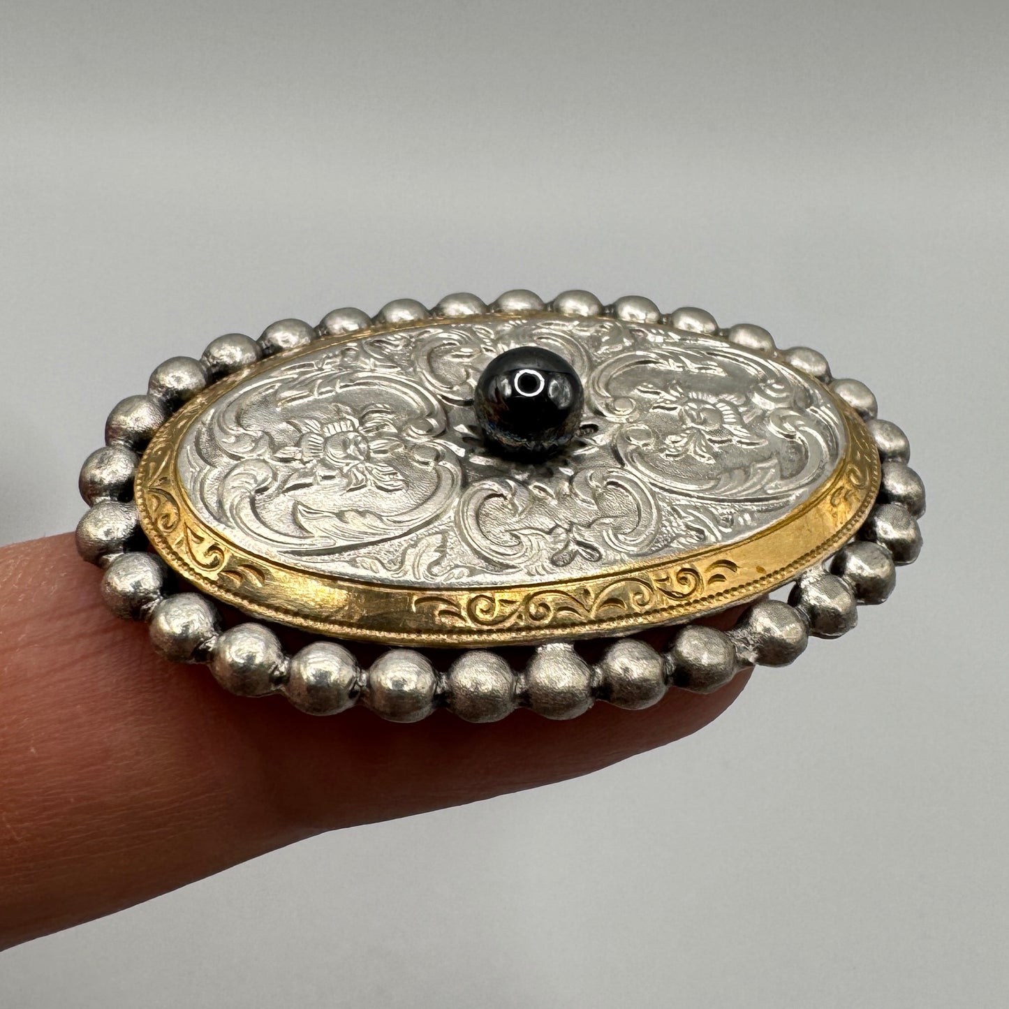 Broche ancienne - métal argenté et doré