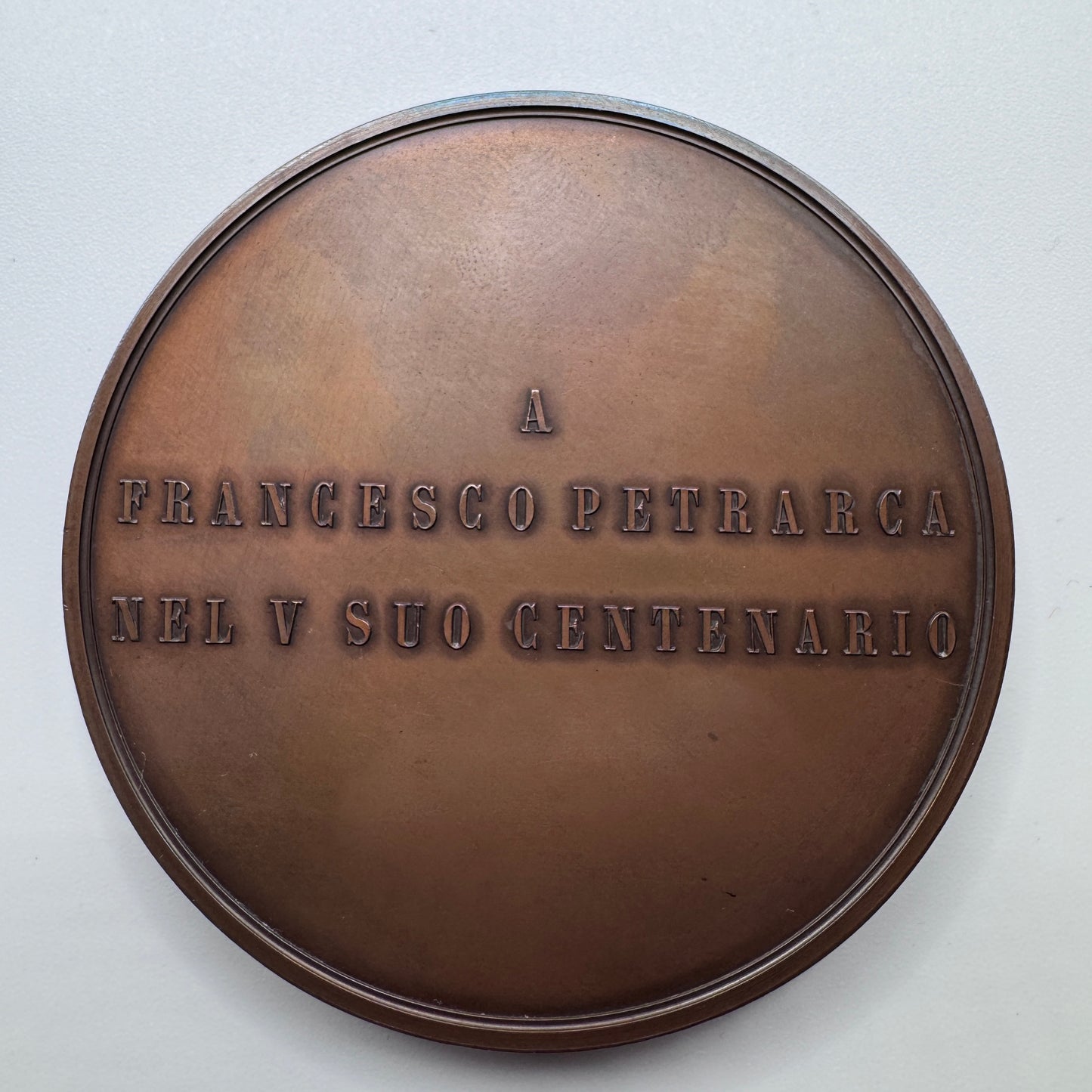Médaille ancienne en cuivre « Francesco Petrarca - poète Italien du 14e siècle »