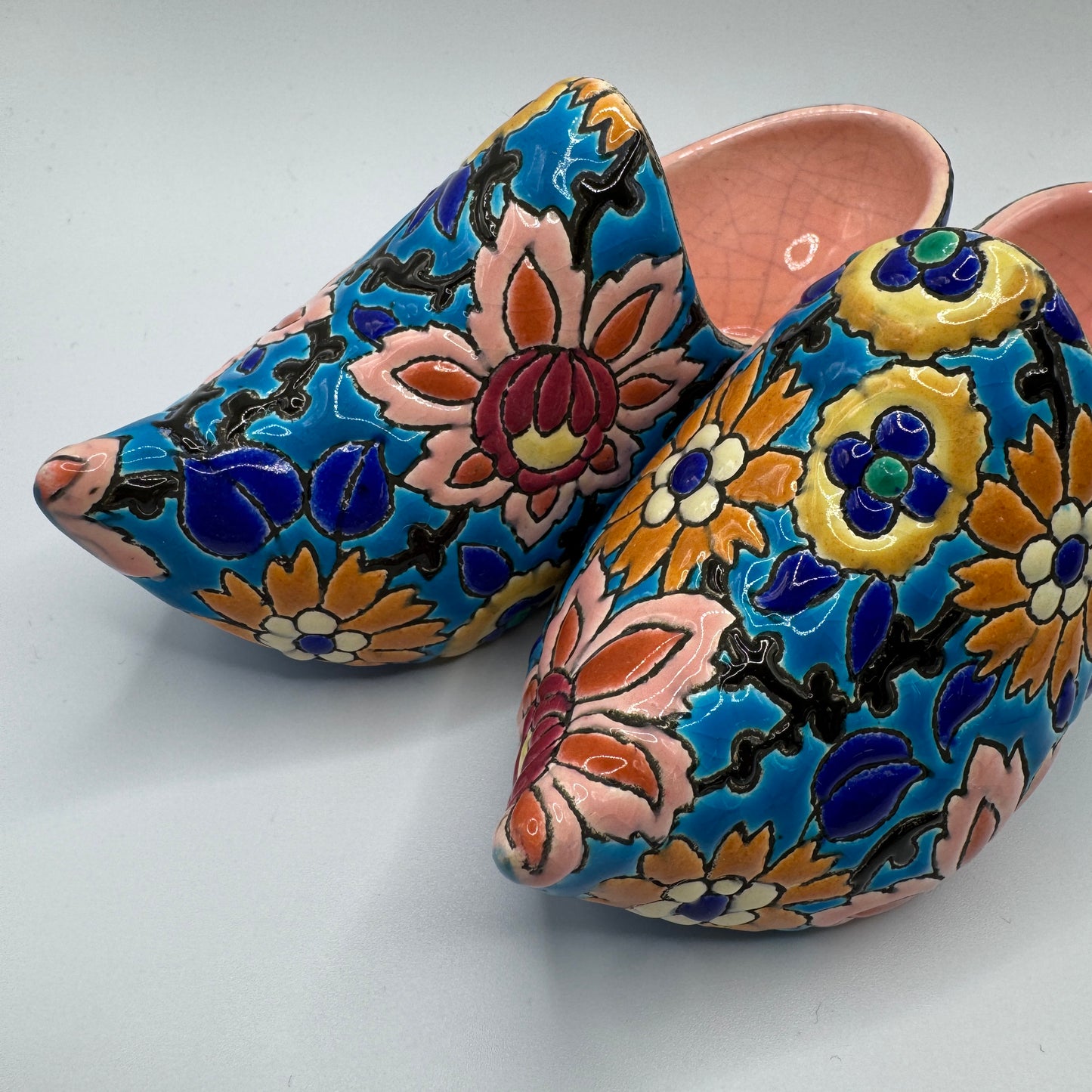 Paire de sabot ancien en faïence de Longwy