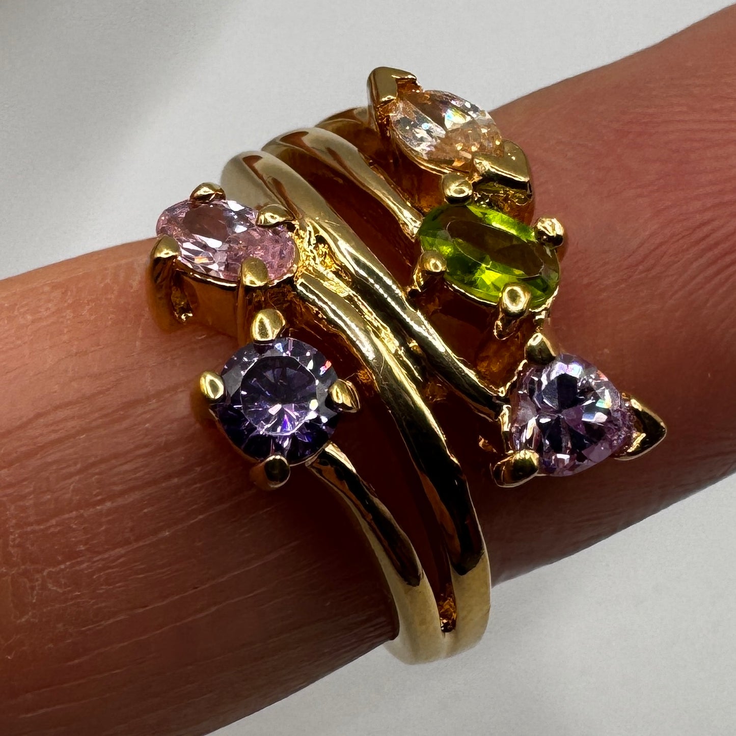 Bague en plaqué or - pierres et verroterie