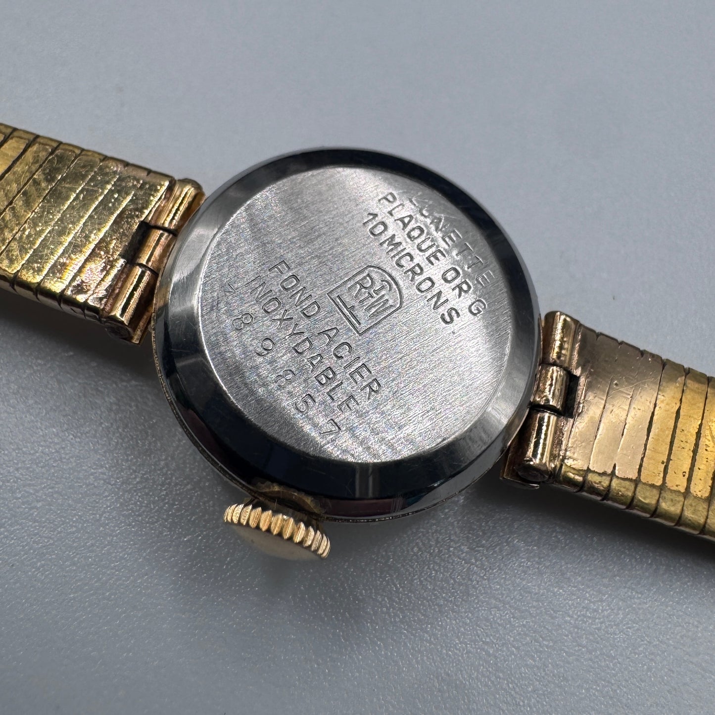 Montre bracelet mécanique de femme ancienne YEMA - plaqué or