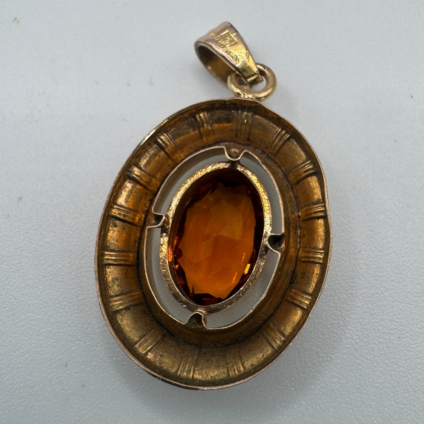 Pendentif ancien Art Déco - plaque or et pierre