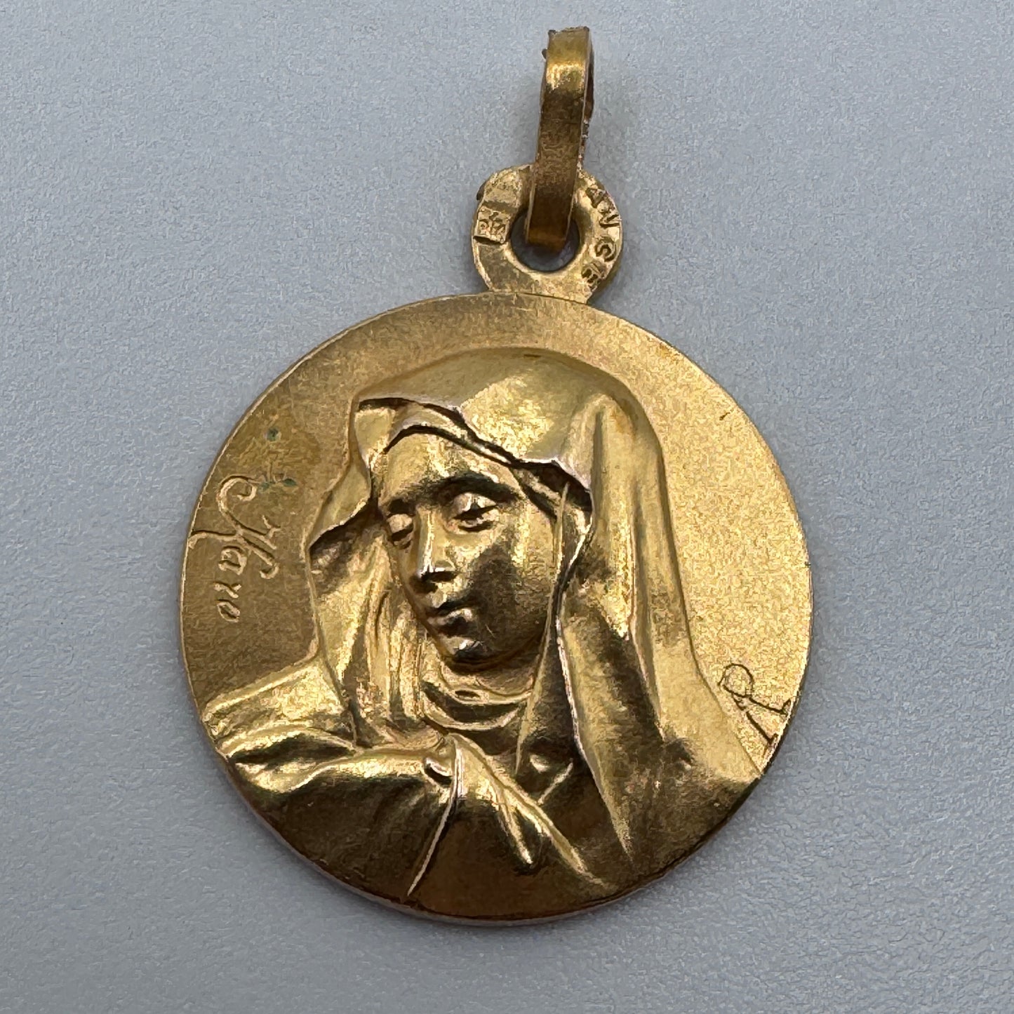 Superbe médaille religieuse ancienne plaqué or ORIA « Sainte Vierge » - neuf stock ancien bijoutier