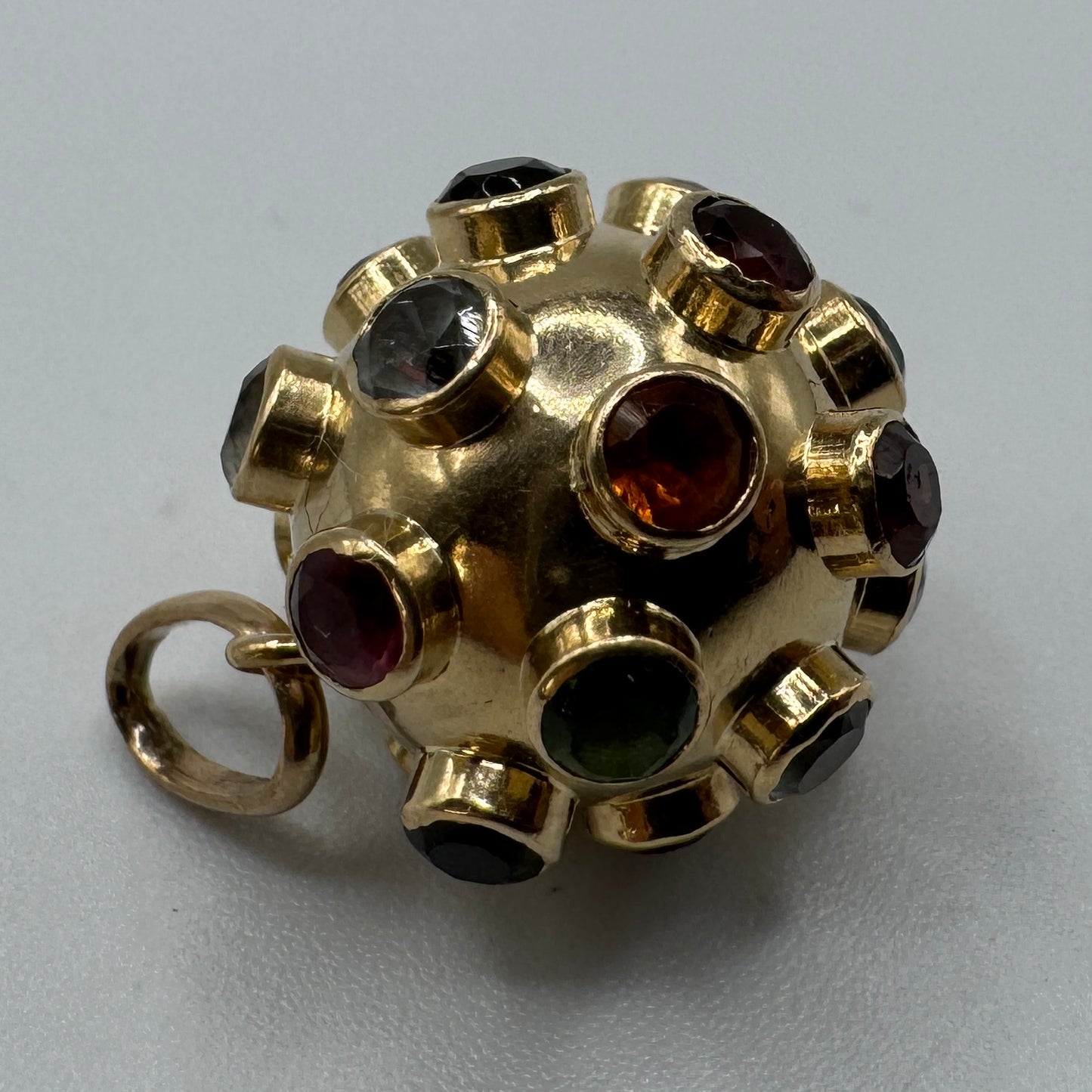 Rare Pendentif ancien « spoutnik » en or 18 carats et pierres taillées