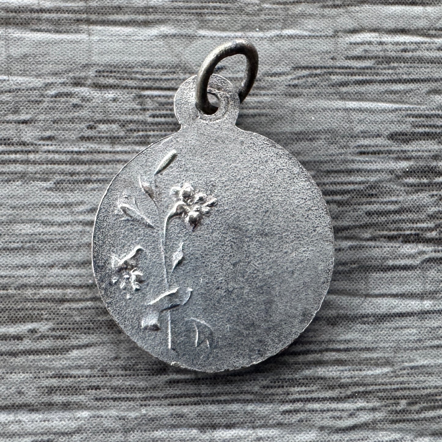 Médaille religieuse ancienne « Vierge Noire »