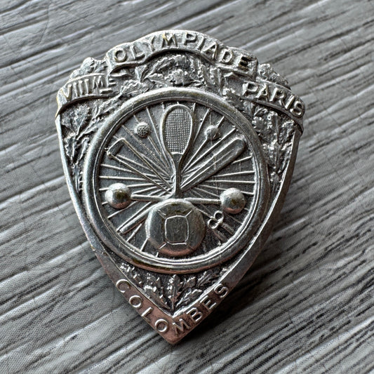Rare Insigne ancien-Olympiade de Paris 1924 - Colombes sport