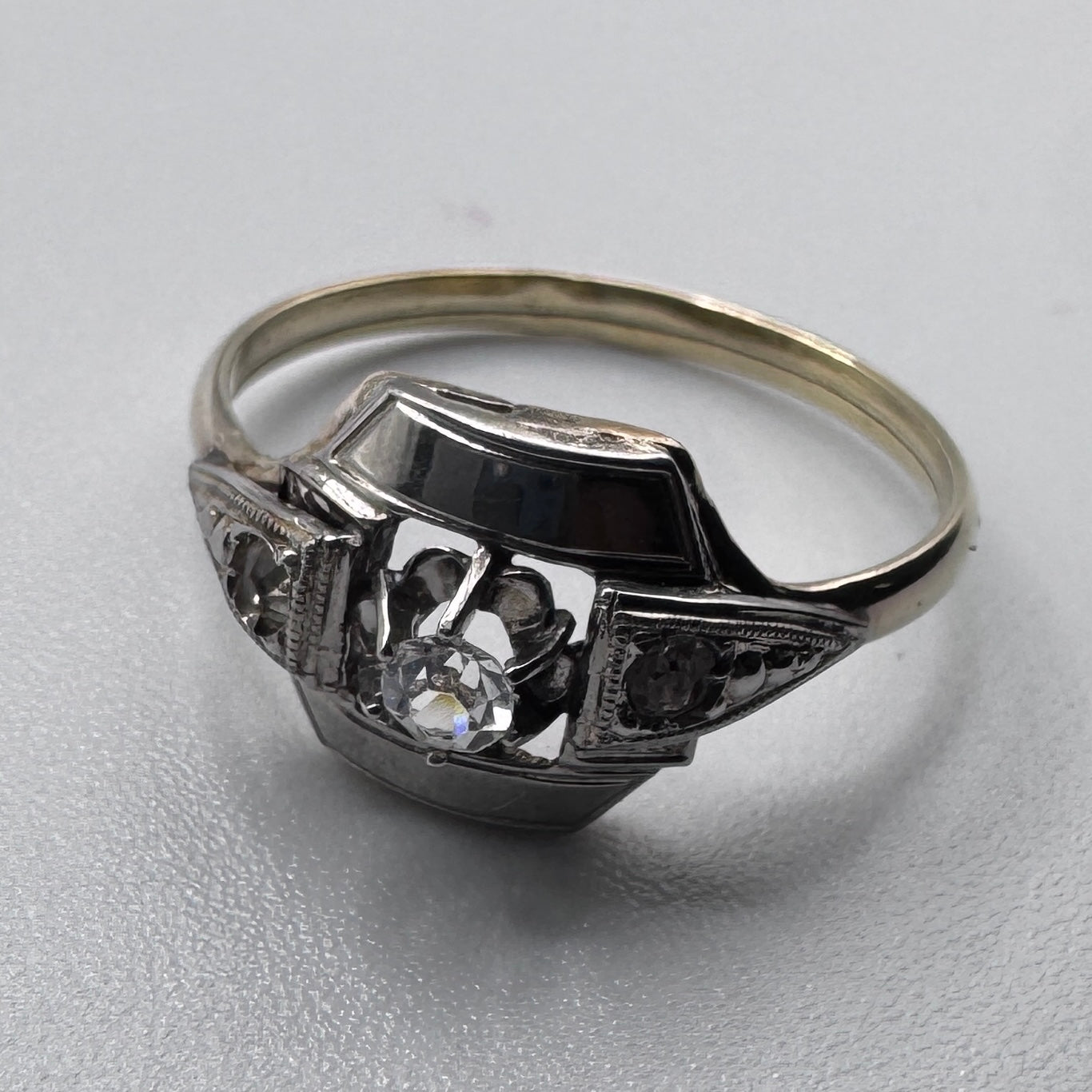 bague ancienne Art Deco en plaqué or - neuf stock ancien bijoutier