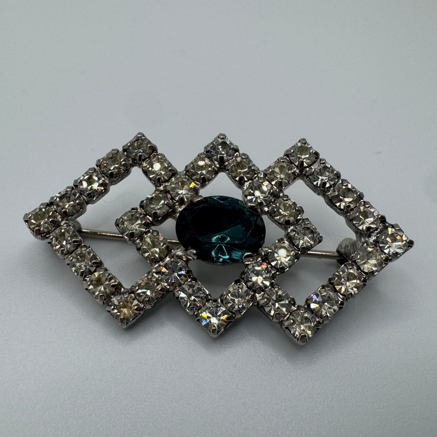 Broche ancienne Vintage - métal et verroterie