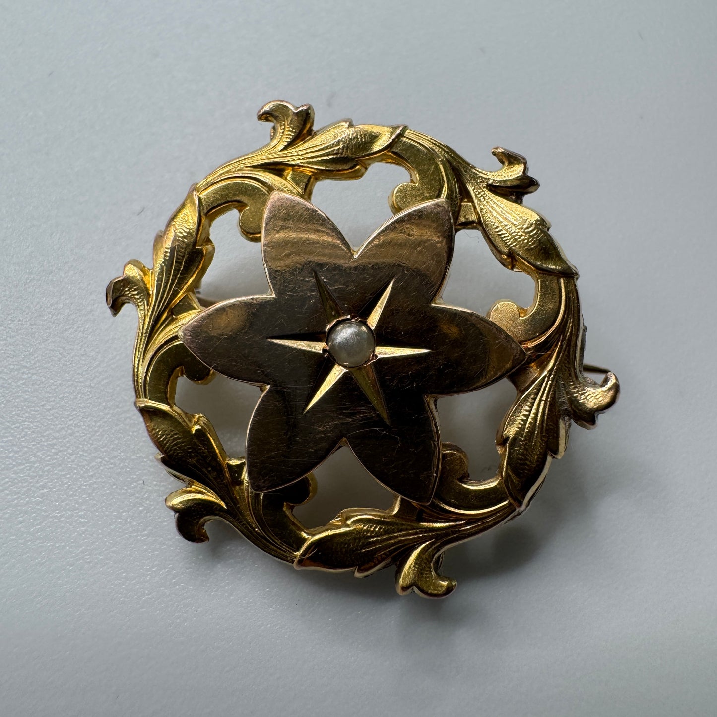 Broche ancienne en plaqué or - vers 1900