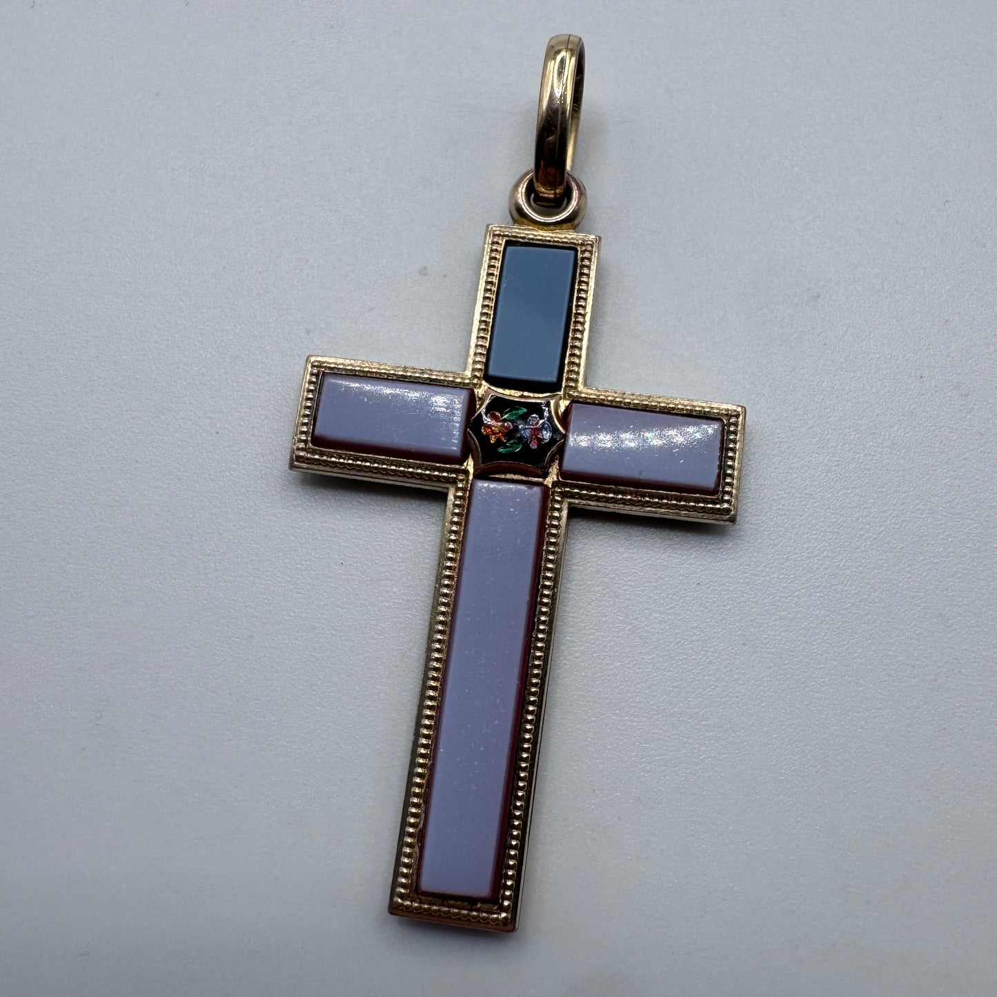 Superbe Croix ancienne - plaqué or, pâte de verre et émail