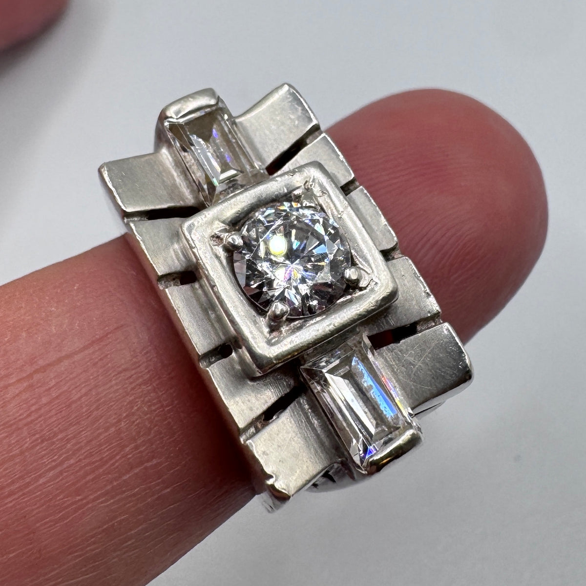Grosse Bague TANK style Art Deco en argent et brillants