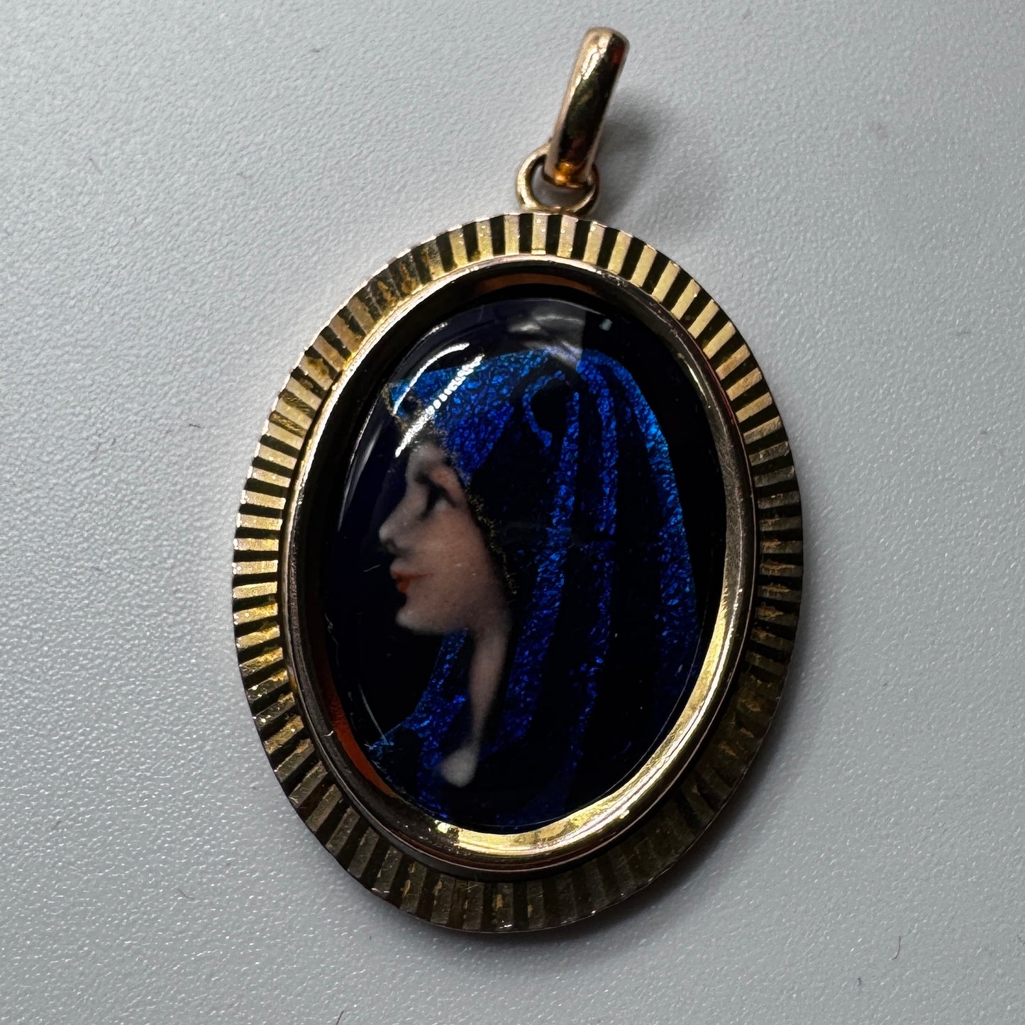 Superbe Pendentif en émaux sur cuivre - Limoges signé