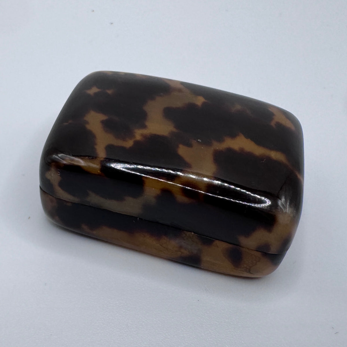 Petite boîte ancienne en écaille véritable