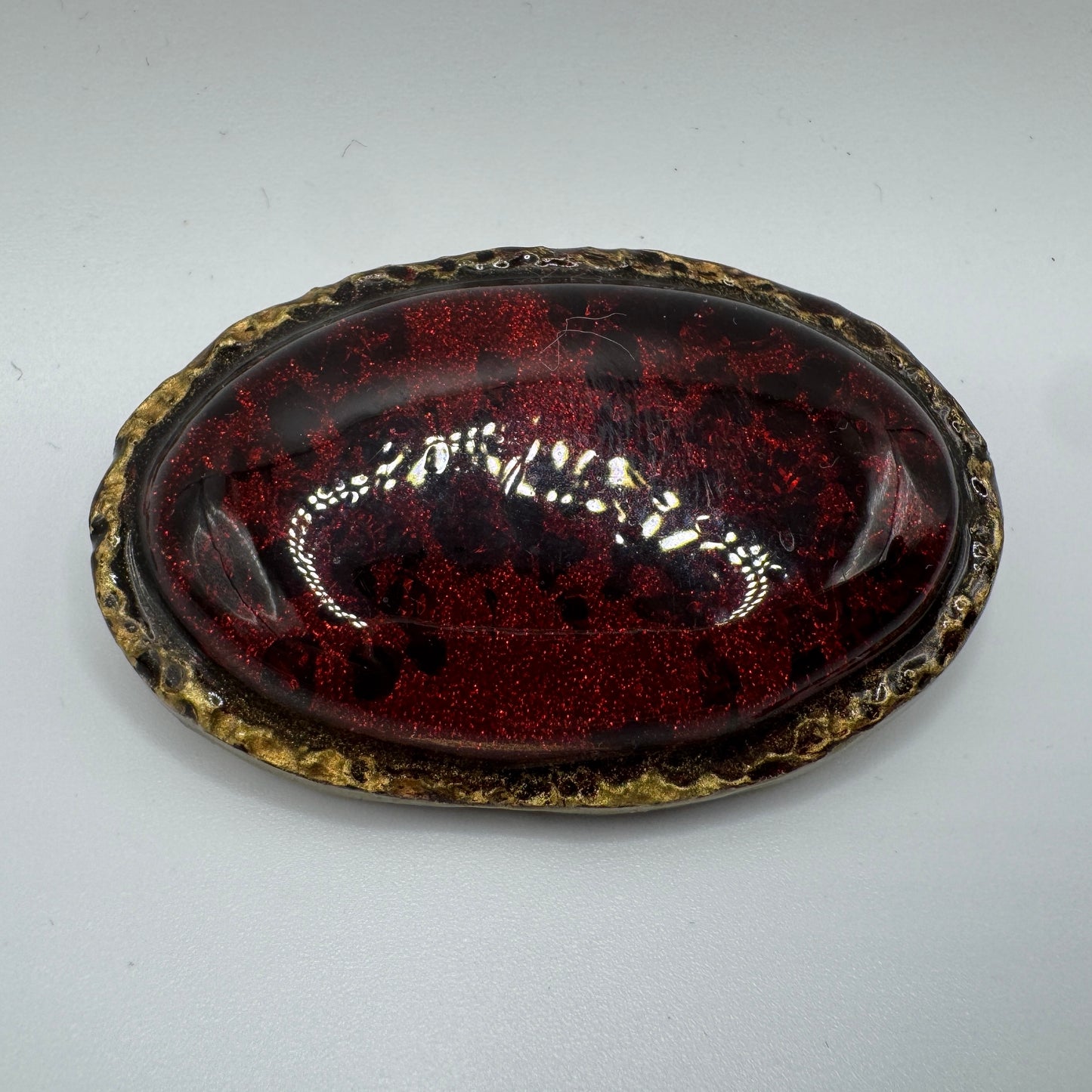 Broche Vintage en résine