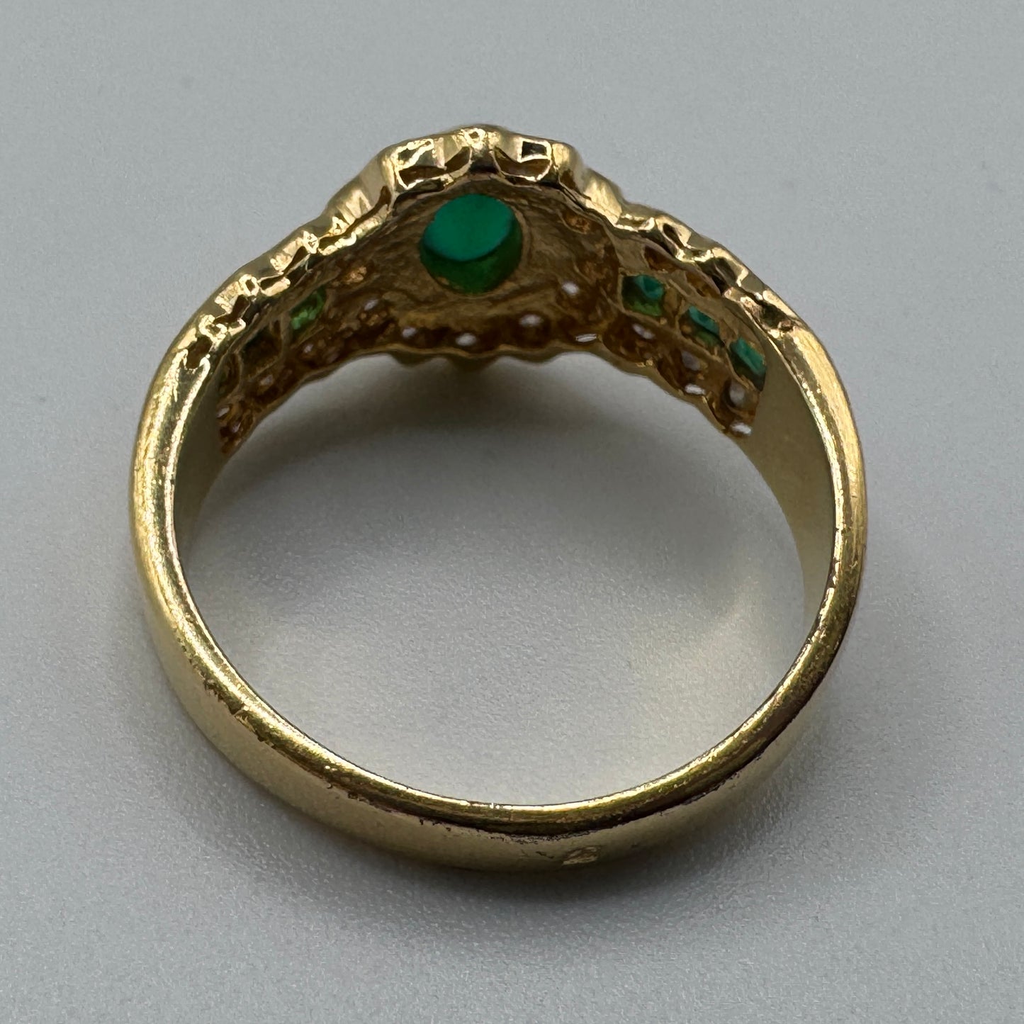 Bague en plaqué or - pierres et verroterie