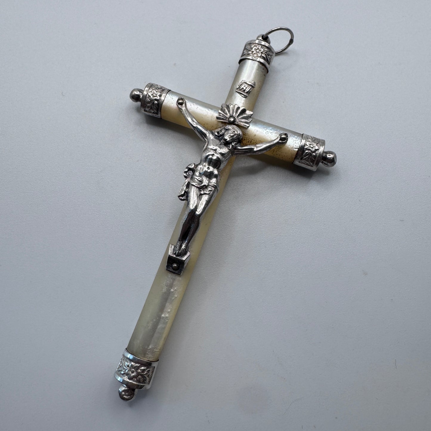 Superbe grande Croix crucifix ancien - argent et nacre
