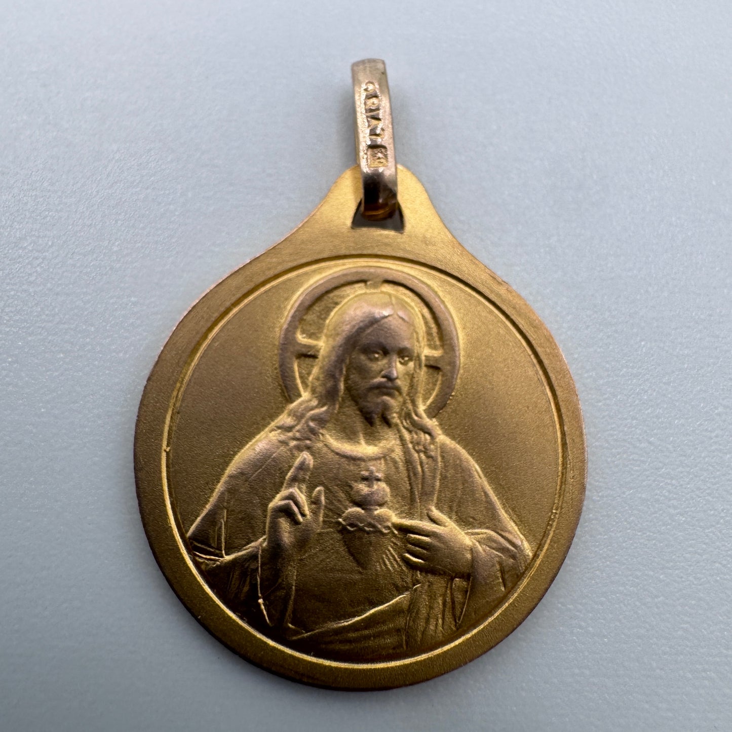 Superbe médaille religieuse ancienne plaqué or ORIA « notre Dame du Mont Carmel » - neuf stock ancien bijoutier