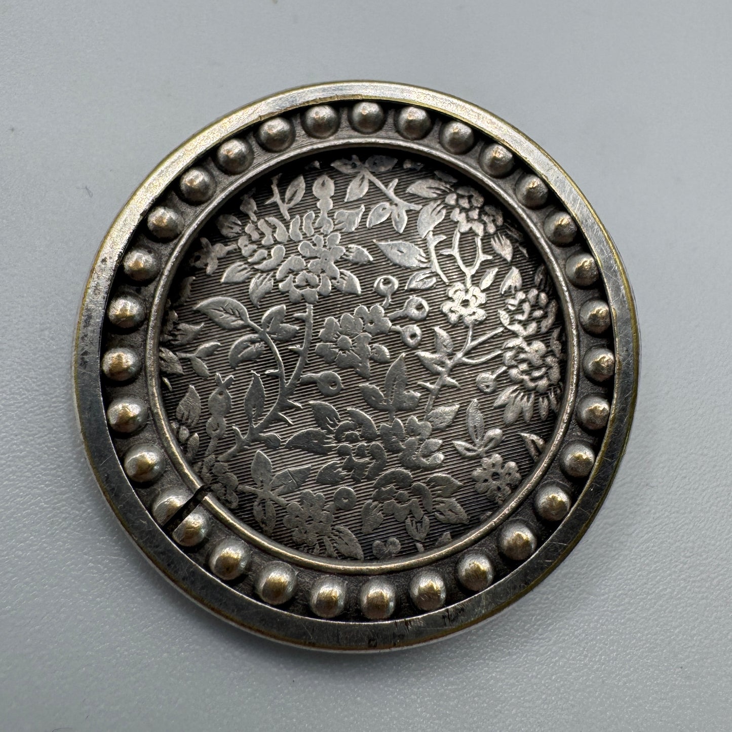 Bouton ancien vers 1900 - métal argenté