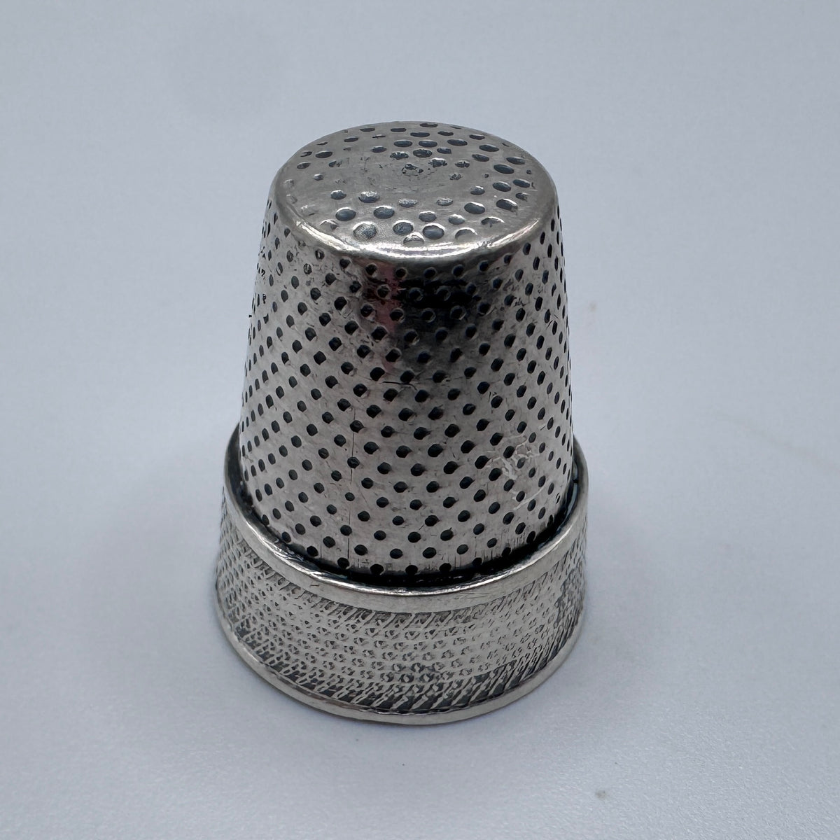 Superbe Dé à coudre en argent