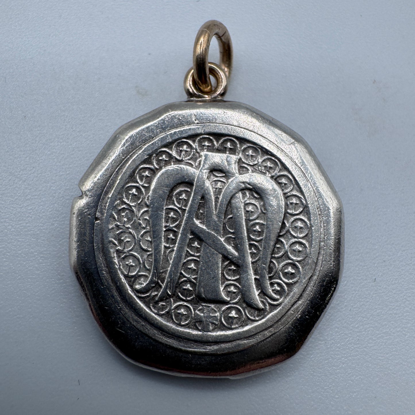 Très Rare Médaille religieuse ancienne - porte reliquaire en argent
