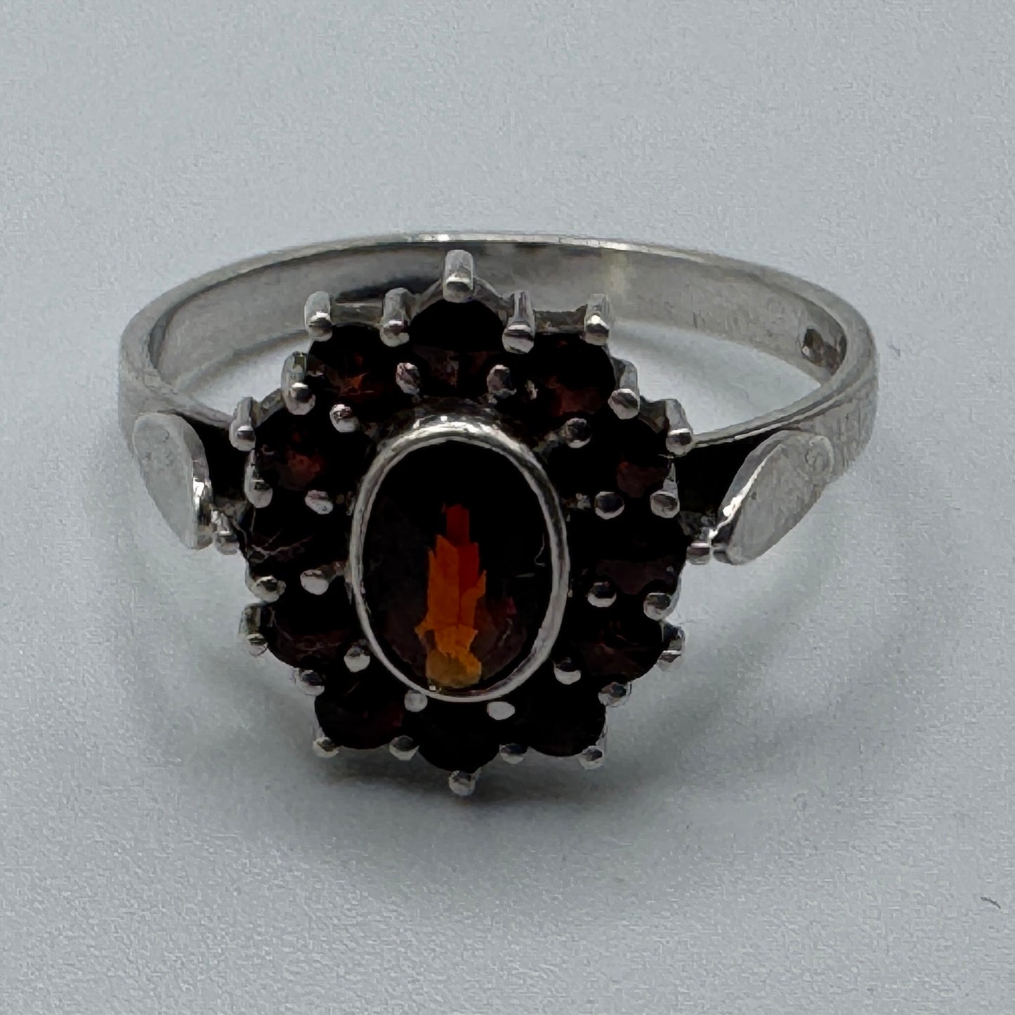Bague ancienne en argent et grenats - bijou ancien