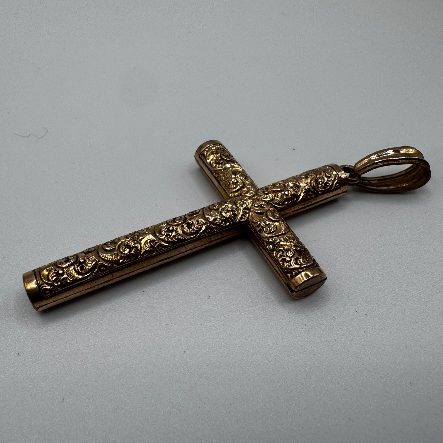 Grande Croix XIXeme - plaqué or ciselé