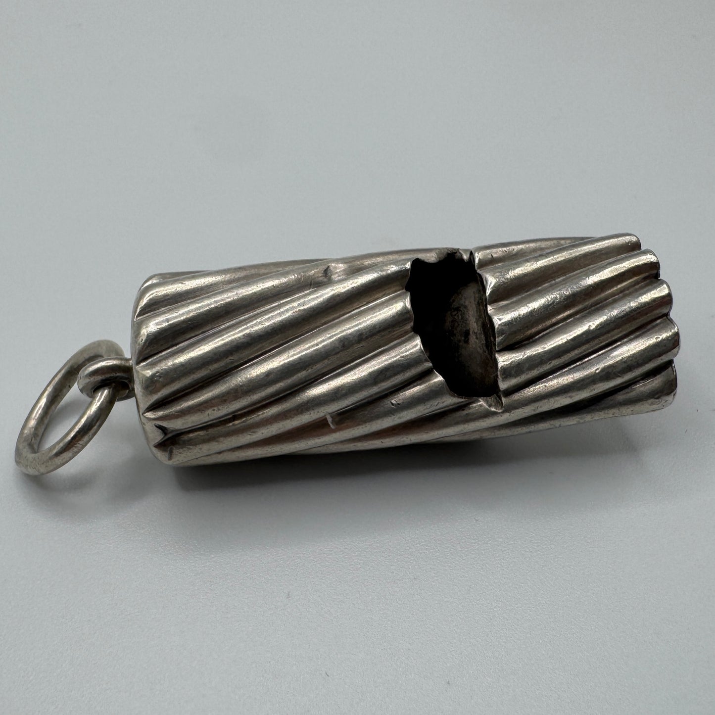Sifflet Ancien en argent massif anglais - année 1888