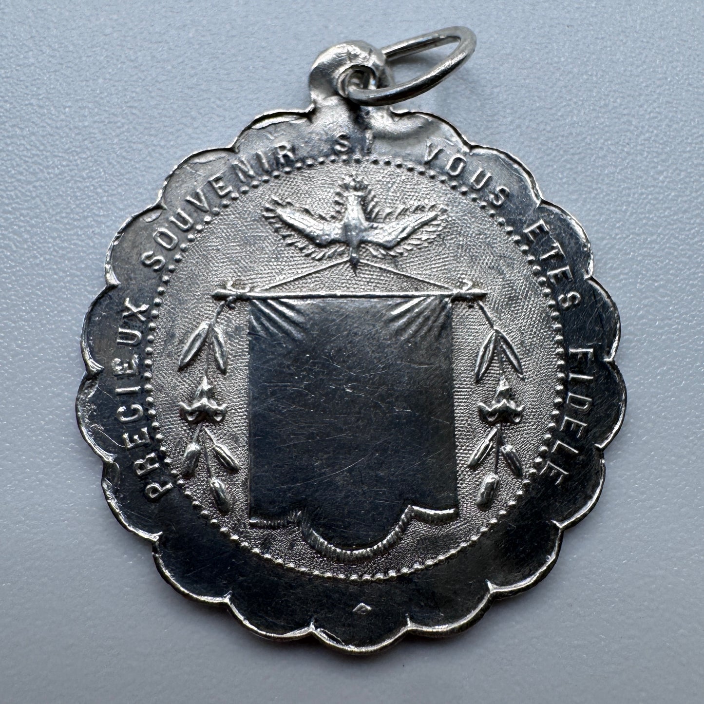 Médaille religieuse ancienne « les communiants » - argent massif