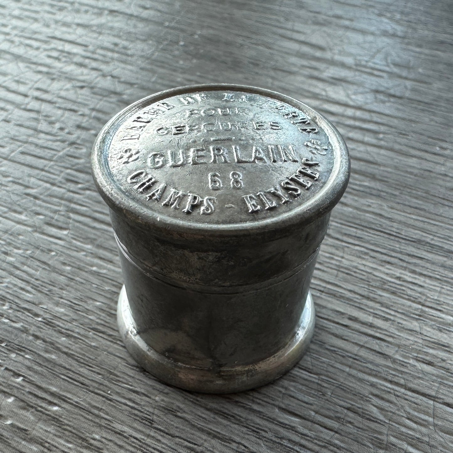 Rare boîte Ancienne GUERLAIN - « baume de la Ferté »