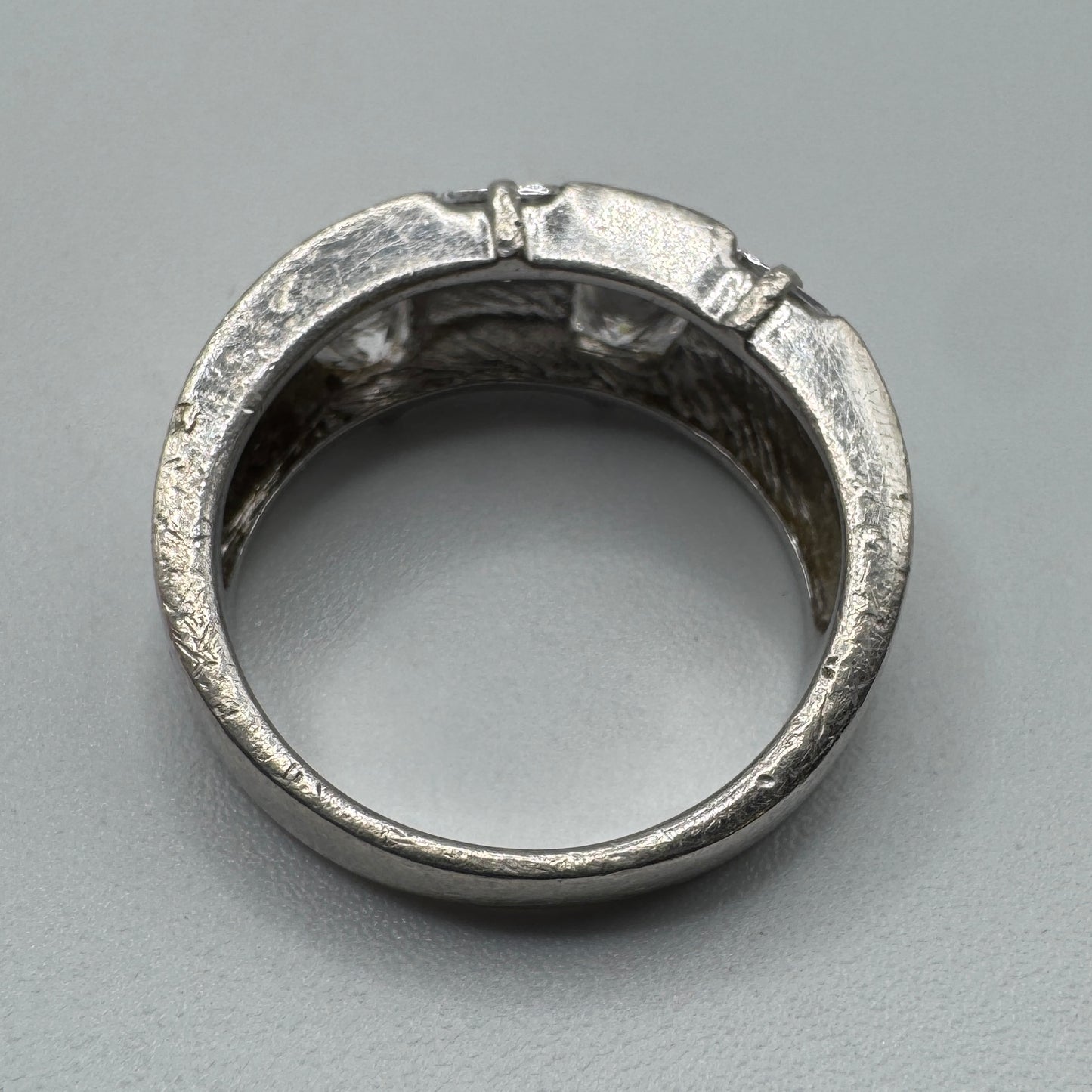 bague en argent et brillants