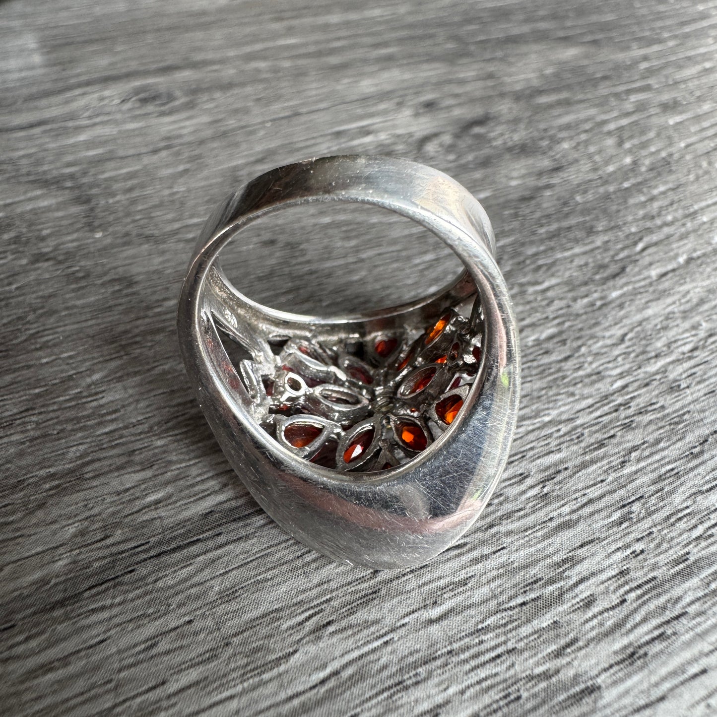 Bague en argent et pierres taillées