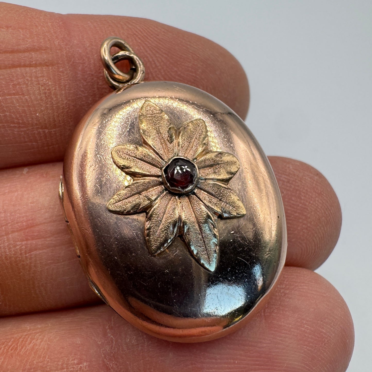 Pendentif ancien vers 1900 - porte photo ou relique - plaqué or