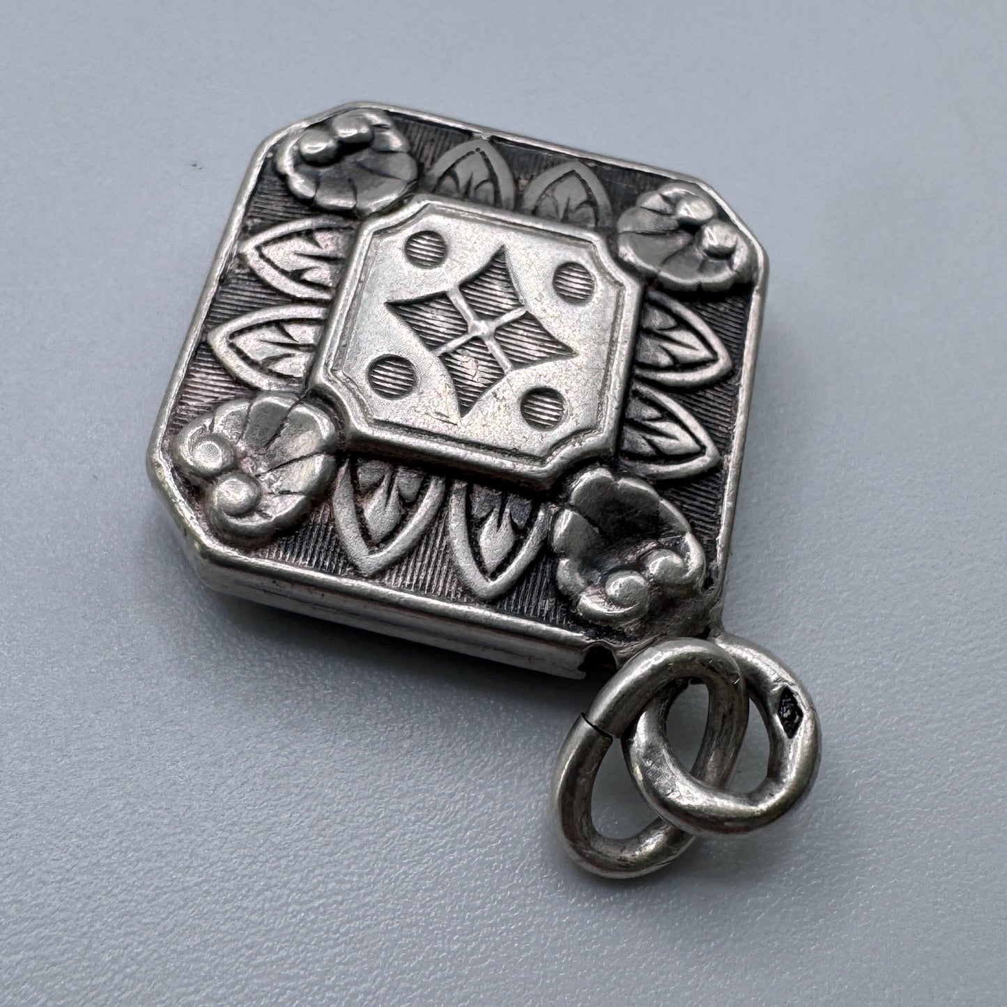 Pendentif ancien vers 1900 - argent massif